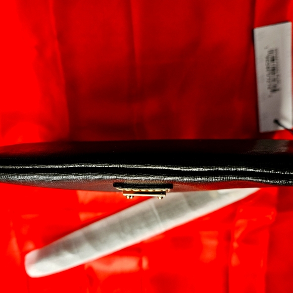 NEW! NWT Dooney & Bourke Black Saffiano Leather Triple Zip Wristlet! - Picture 8 of 13